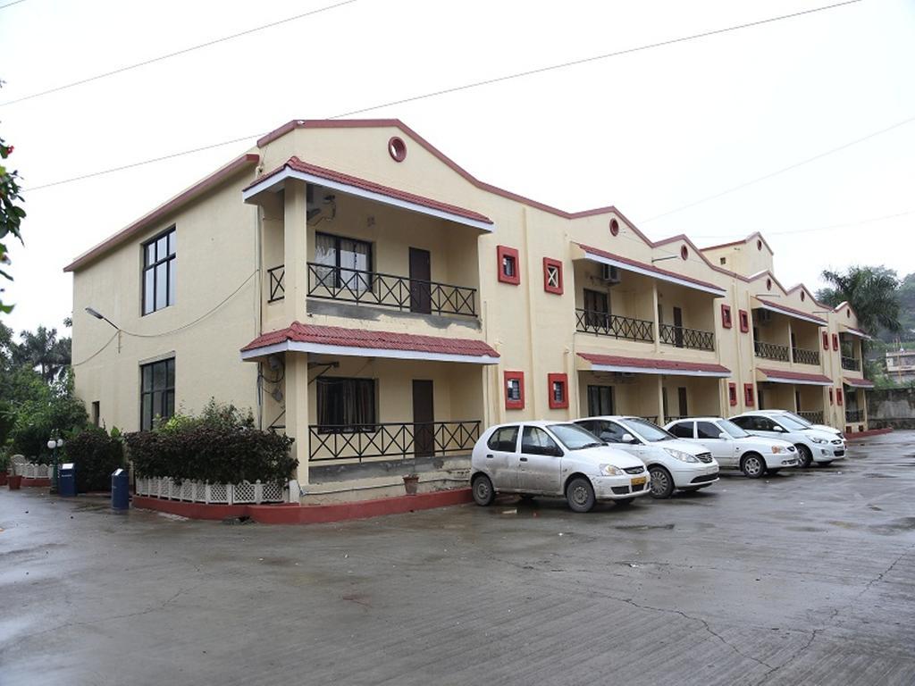 Leo Resorts Junagadh Exterior photo