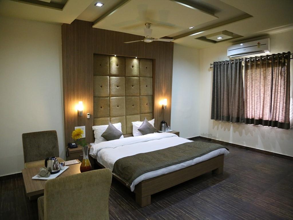 Leo Resorts Junagadh Room photo