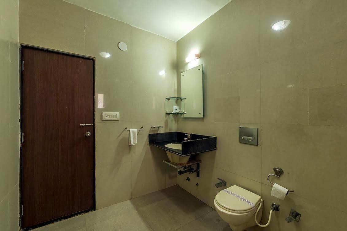 Leo Resorts Junagadh Exterior photo