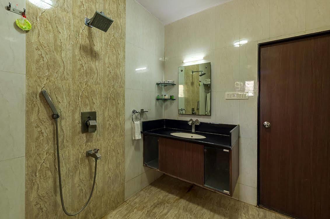 Leo Resorts Junagadh Exterior photo